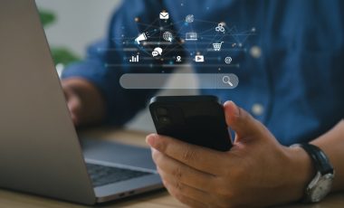 Seo,Concept.,Businessmen,Use,Smartphones,With,Laptops.,Seo,Icon,For Seo,Concept.,Businessmen,Use,Smartphones,With,Laptops.,Seo,Icon,For